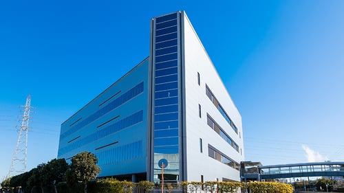 本社の外観写真