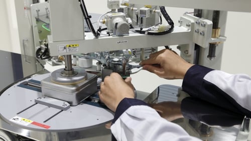 松山事業所の作業風景